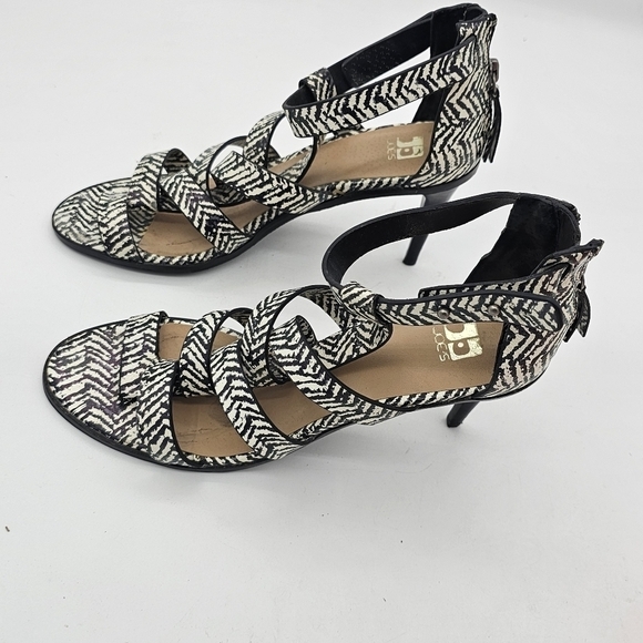 Joe's Jeans Womens High Heels Strappy Ankle Zip Zebra Print Black/White Size 7.5 - Picture 7 of 13